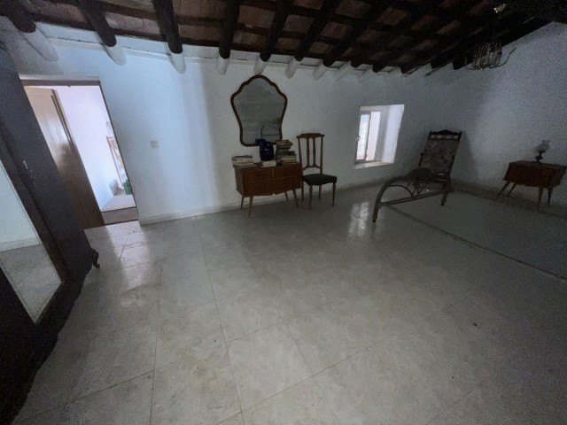 8 Bedrooms Townhouse in Estepona