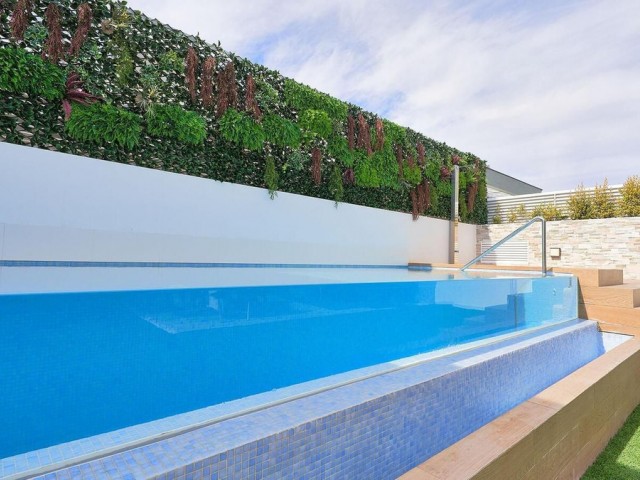 5 Soveroms Villa i Puerto Banús