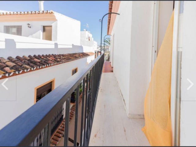 Adosado con 7 Dormitorios  en Marbella