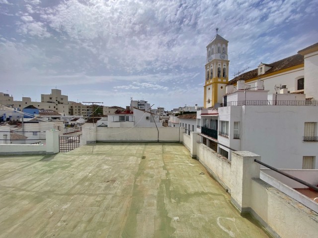 Adosado con 7 Dormitorios  en Marbella