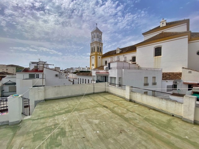 Adosado con 7 Dormitorios  en Marbella
