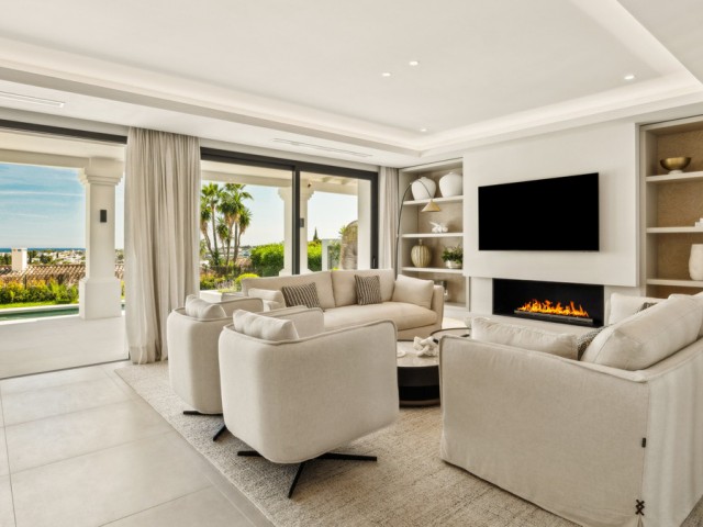 Villa avec 5 Chambres  à Nueva Andalucía