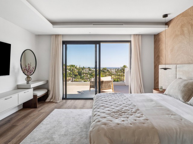 Villa avec 5 Chambres  à Nueva Andalucía