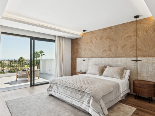 Villa avec 5 Chambres  à Nueva Andalucía