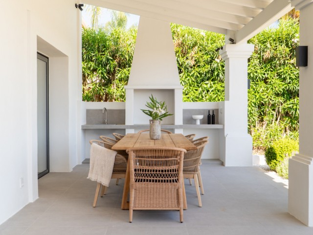 Villa avec 5 Chambres  à Nueva Andalucía