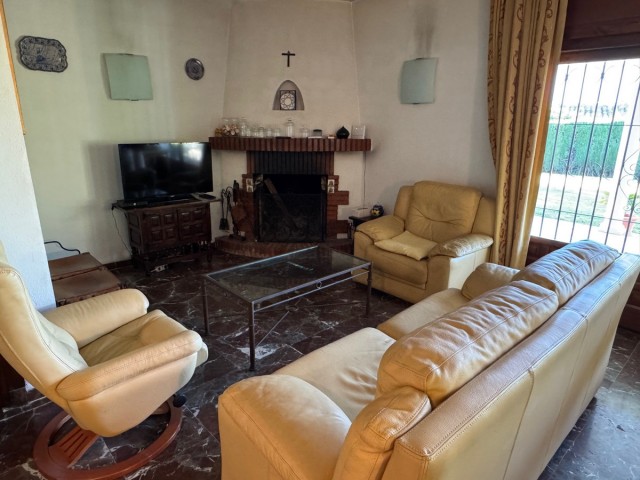 3 Soveroms Villa i Estepona