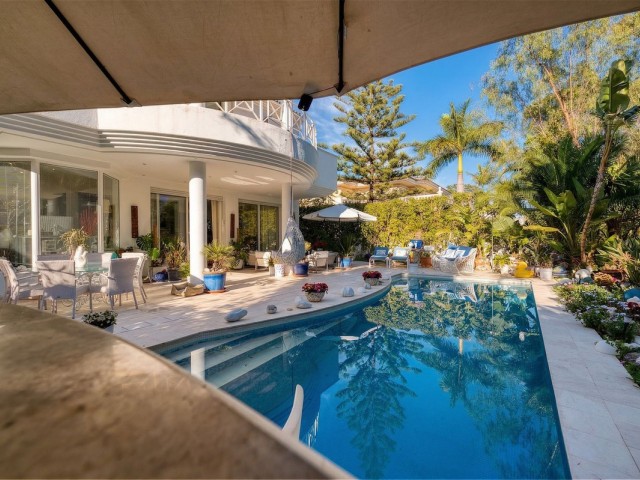 Villa avec 3 Chambres  à New Golden Mile