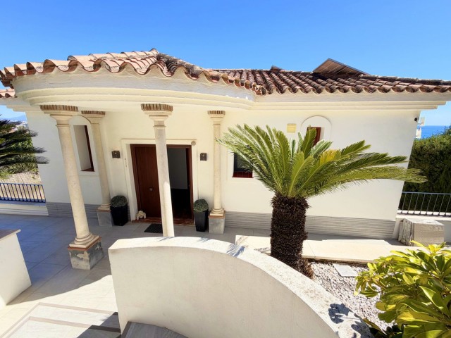 5 Soveroms Villa i Estepona
