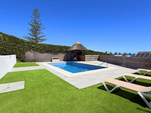 5 Soveroms Villa i Estepona