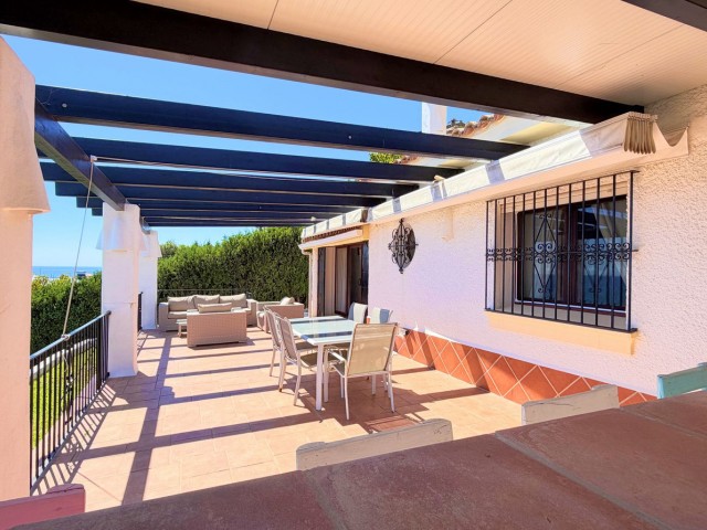 5 Soveroms Villa i Estepona