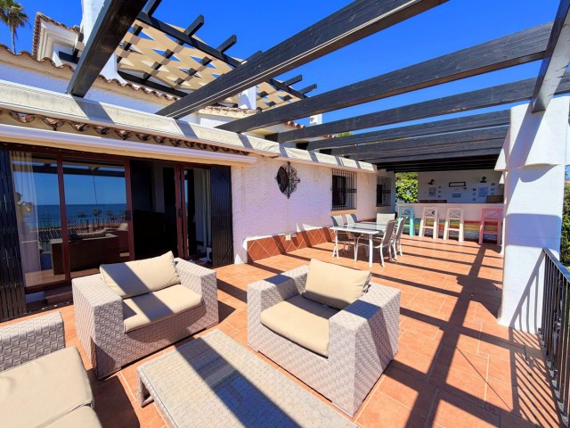 5 Soveroms Villa i Estepona