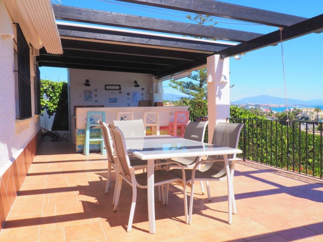 5 Soveroms Villa i Estepona