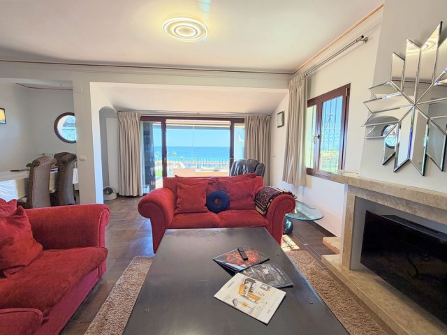 5 Soveroms Villa i Estepona