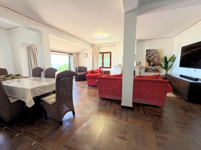 5 Soveroms Villa i Estepona