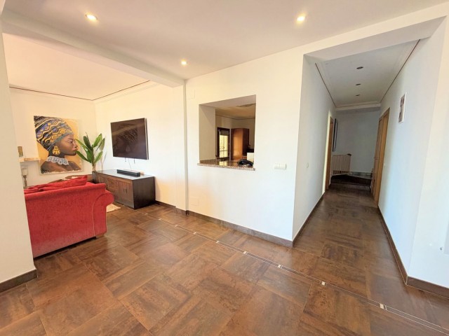 5 Soveroms Villa i Estepona