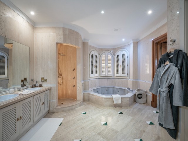 5 Schlafzimmer Villa in San Roque Club