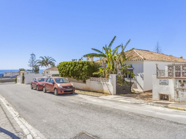 Villa, El Chaparral, R5351326