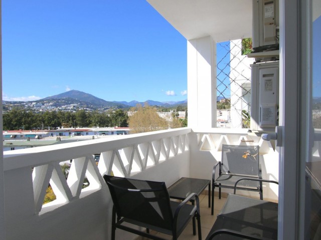 Apartment, Nueva Andalucia, R5351656