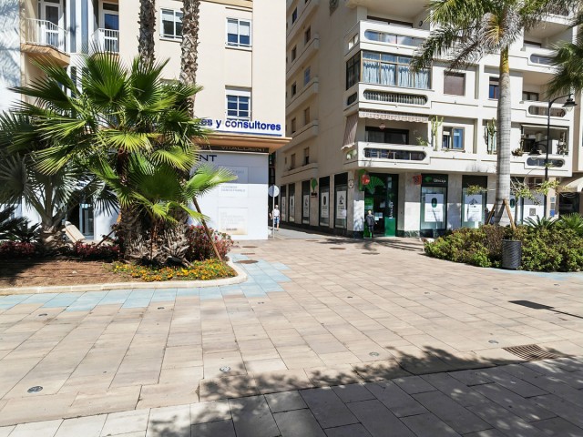 5 Bedrooms Townhouse in Estepona