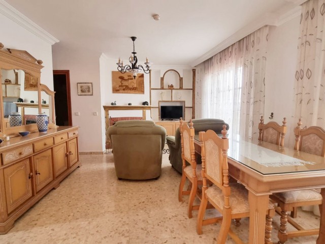 5 Bedrooms Townhouse in Estepona