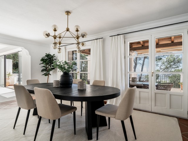 Villa avec 4 Chambres  à El Madroñal