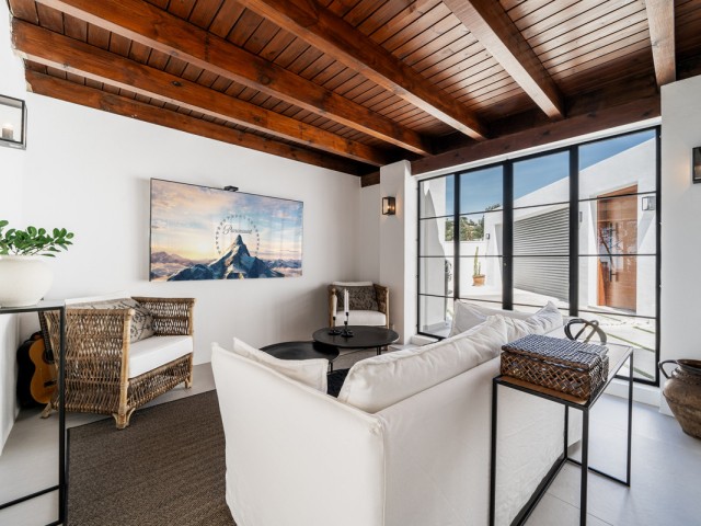 Villa avec 4 Chambres  à El Madroñal