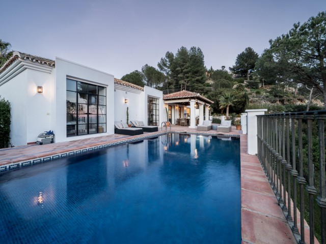 Villa avec 4 Chambres  à El Madroñal
