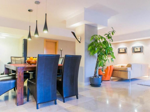 4 Bedrooms Apartment in Benahavís