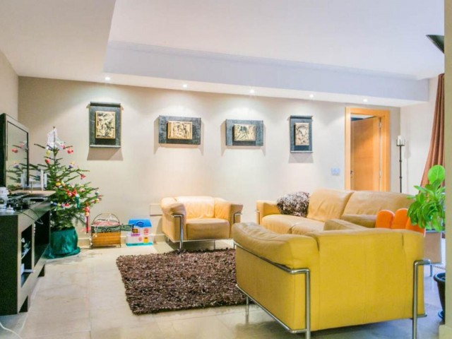 4 Bedrooms Apartment in Benahavís