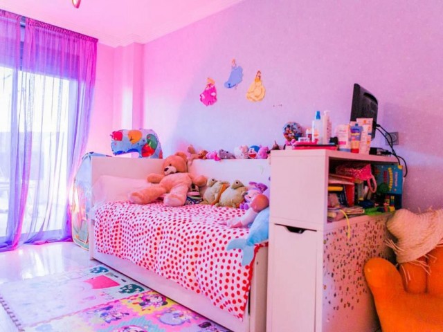 4 Bedrooms Apartment in Benahavís