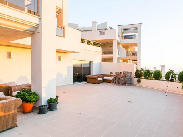 4 Schlafzimmer Apartment in Benahavís