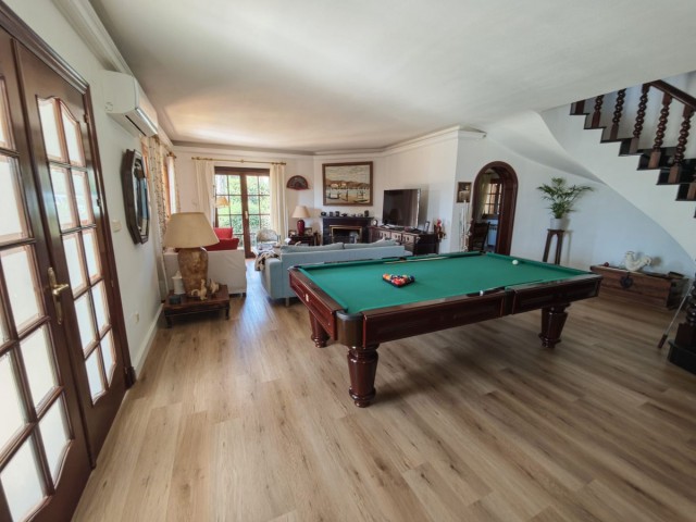 4 Schlafzimmer Villa in San Luis de Sabinillas