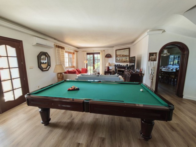 4 Schlafzimmer Villa in San Luis de Sabinillas