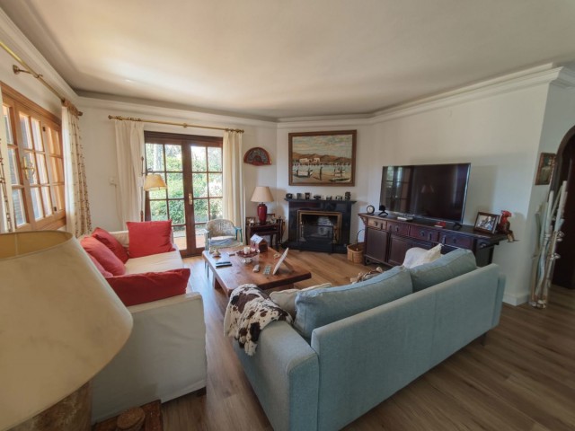 4 Schlafzimmer Villa in San Luis de Sabinillas