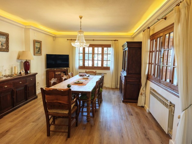 4 Schlafzimmer Villa in San Luis de Sabinillas