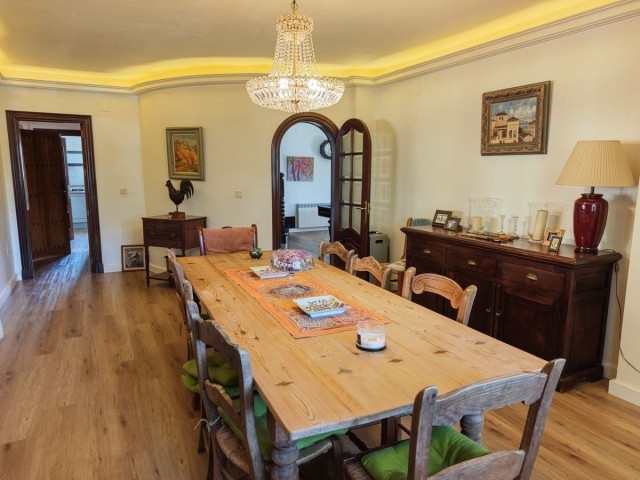 4 Schlafzimmer Villa in San Luis de Sabinillas