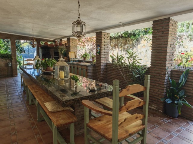 4 Schlafzimmer Villa in San Luis de Sabinillas