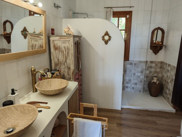 4 Schlafzimmer Villa in San Luis de Sabinillas