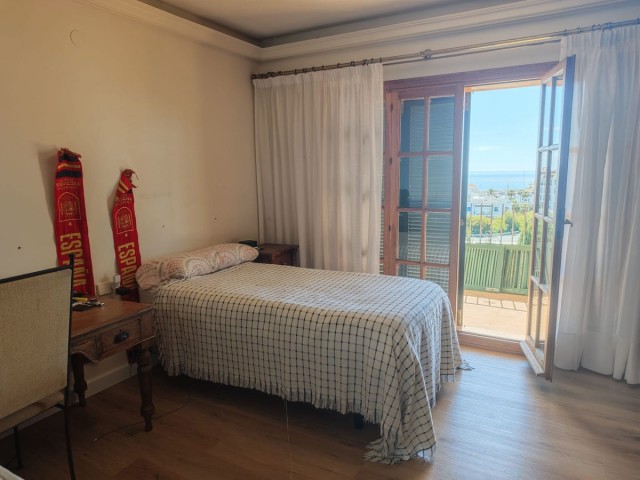 4 Schlafzimmer Villa in San Luis de Sabinillas