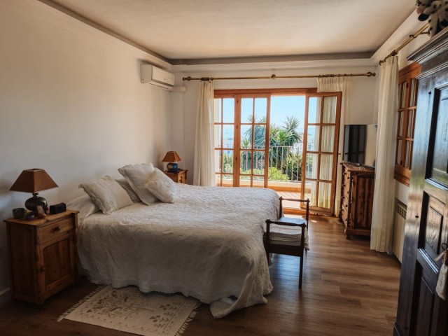 4 Schlafzimmer Villa in San Luis de Sabinillas