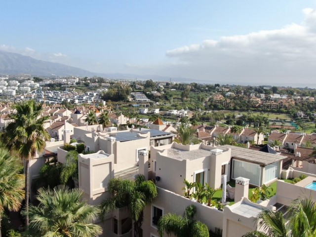 Apartment, El Paraiso, R5353381