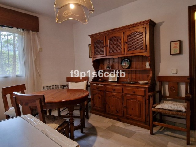 5 Bedrooms Villa in Marbella