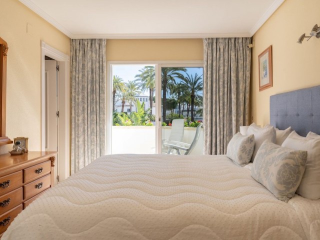 4 Bedrooms Townhouse in New Golden Mile