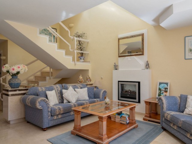 4 Bedrooms Townhouse in New Golden Mile