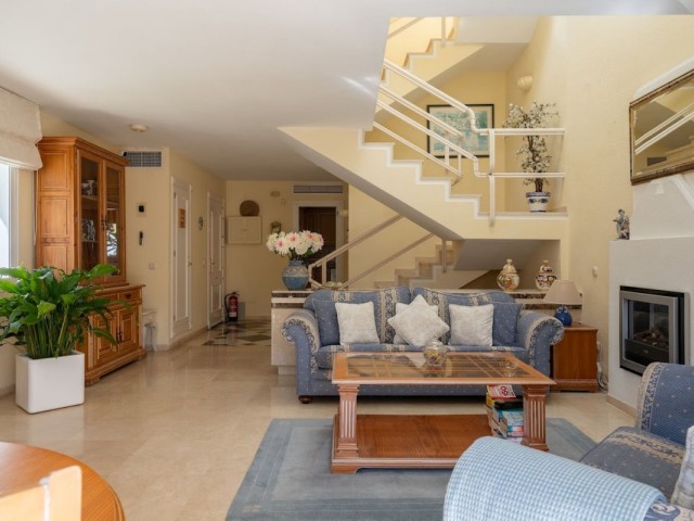 4 Bedrooms Townhouse in New Golden Mile