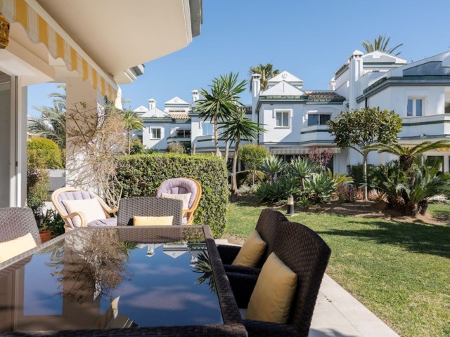 4 Bedrooms Townhouse in New Golden Mile