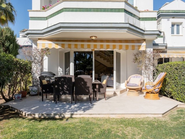 4 Bedrooms Townhouse in New Golden Mile