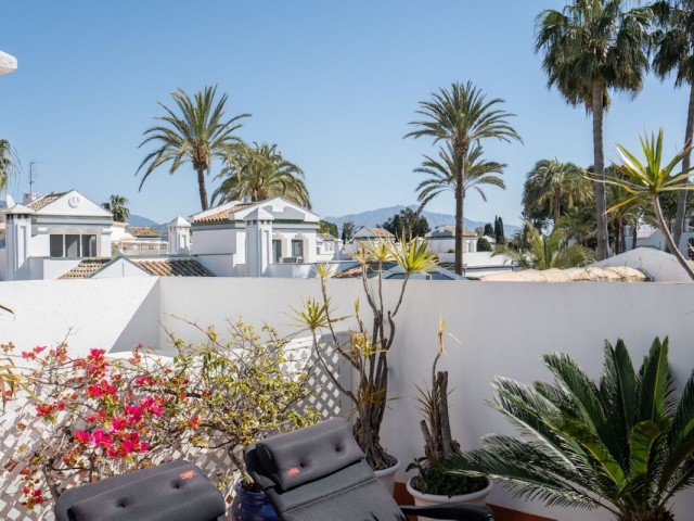 4 Bedrooms Townhouse in New Golden Mile