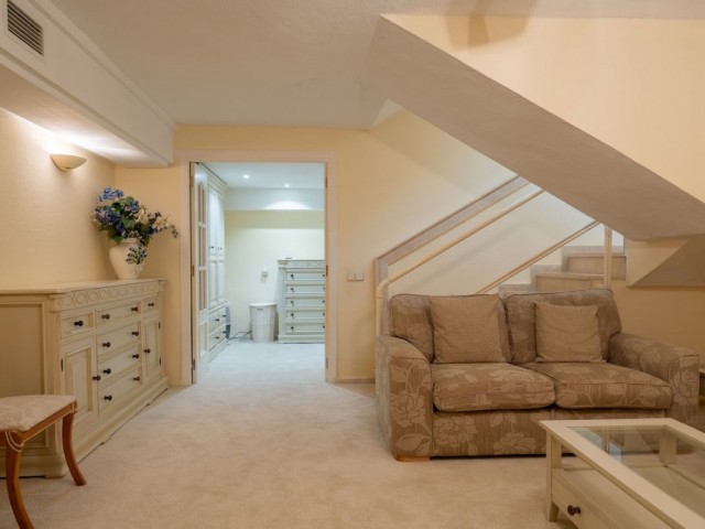 4 Bedrooms Townhouse in New Golden Mile