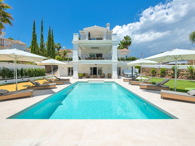 6 Schlafzimmer Villa in Nueva Andalucía